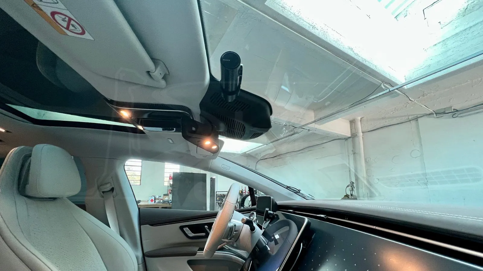 Vue 3 Mercedes EQS